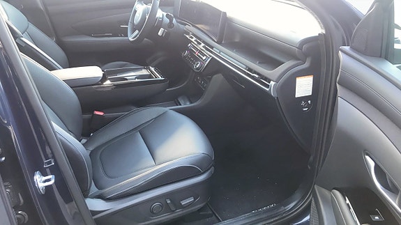Hyundai Tucson 3 of 9