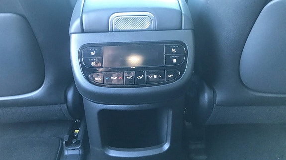 Hyundai Ioniq 9 7 of 9