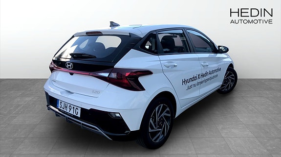 Hyundai i20 2 of 5