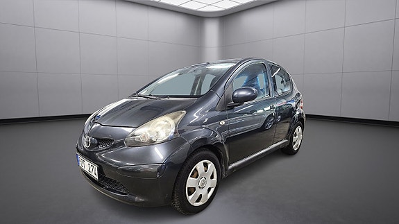 Toyota Aygo 3 of 9