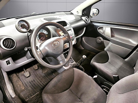 Toyota Aygo 7 of 9
