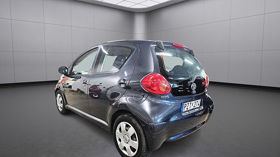 Toyota Aygo 4 of 9