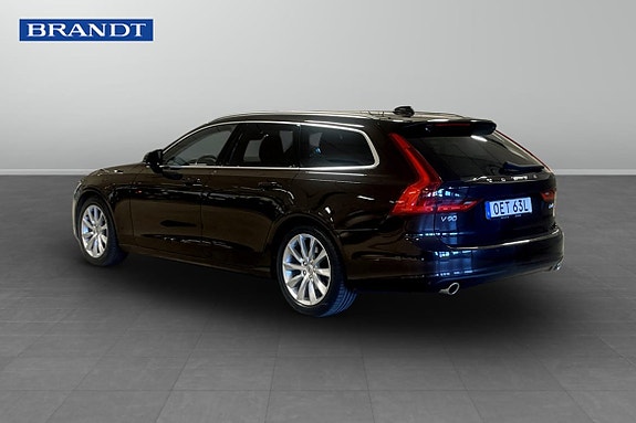 Volvo V90 2 of 5