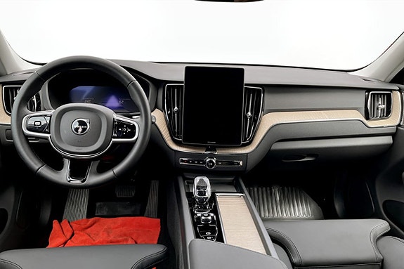 Volvo XC60 4 of 5