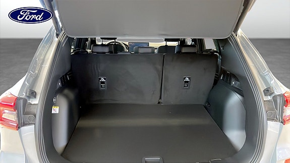 Ford Kuga 10 of 12