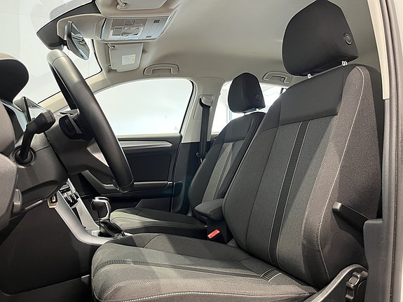 Volkswagen T-Roc 10 of 20