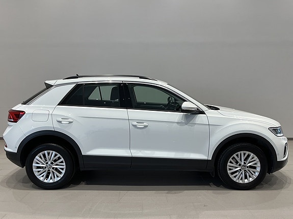 Volkswagen T-Roc 3 of 27