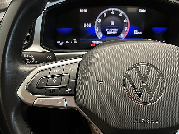 Volkswagen T-Roc 14 of 27