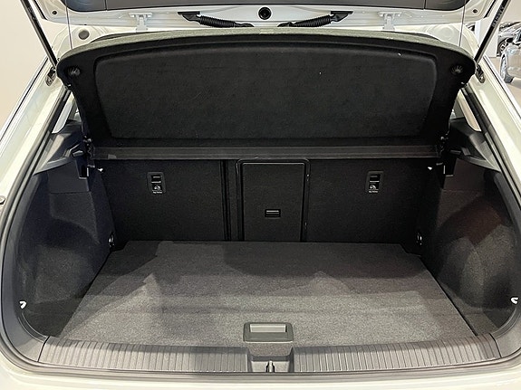 Volkswagen T-Roc 7 of 27