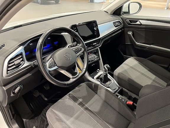 Volkswagen T-Roc 11 of 27