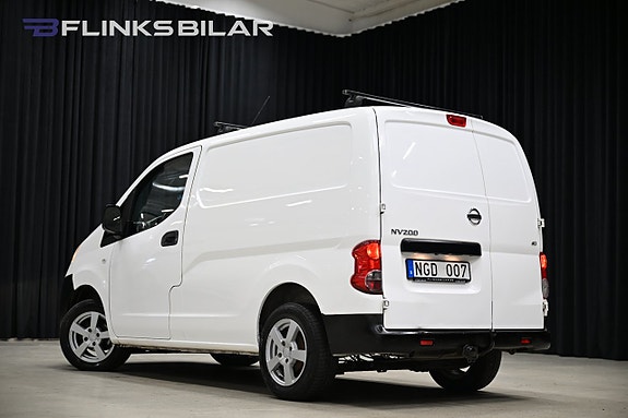 Nissan NV200 4 of 5