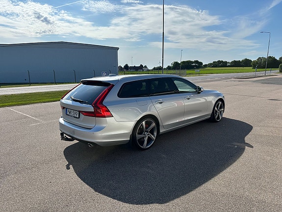 Volvo V90 3 of 5