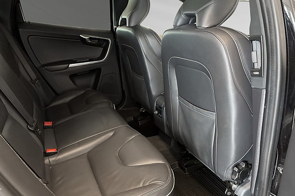 Volvo XC60 11 of 27