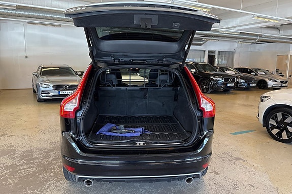 Volvo XC60 14 of 27