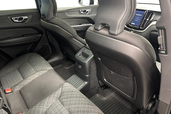 Volvo XC60 11 of 19