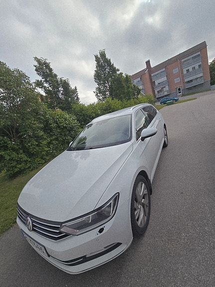 Volkswagen Passat 3 of 5