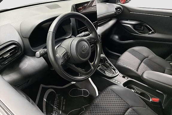 Toyota Yaris 8 of 11
