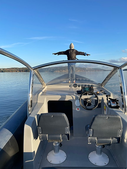 Prestige 900 med 320 hk Mercruiser diesel 5 of 5