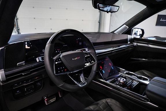 Cadillac Escalade 12 of 30