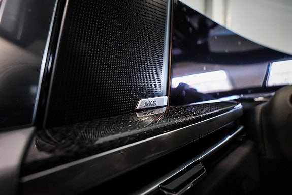 Cadillac Escalade 26 of 30