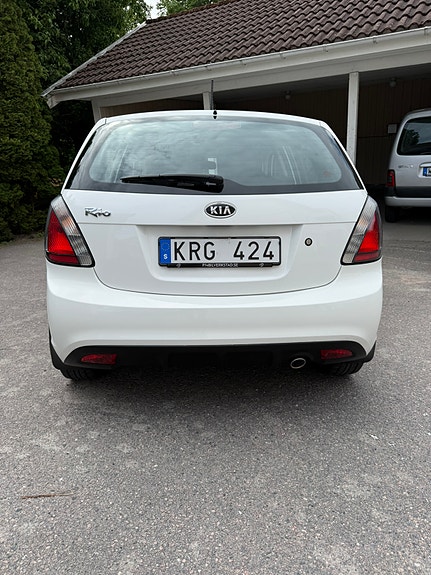 Kia Rio 5 of 5