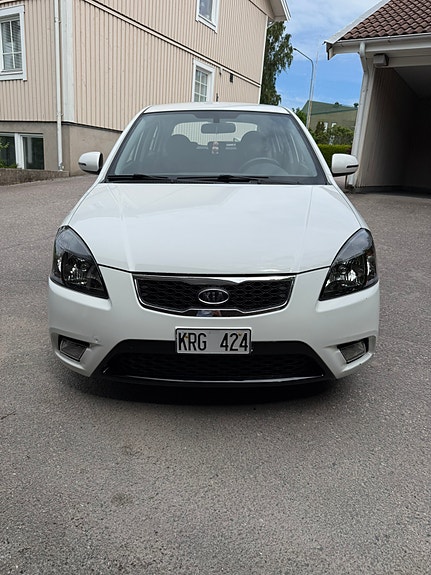 Kia Rio 2 of 5