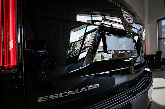 Cadillac Escalade 6 of 30