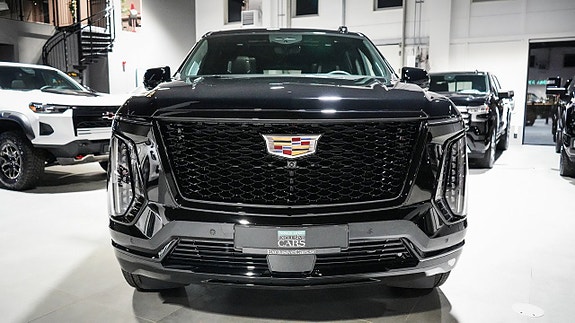 Cadillac Escalade 3 of 30