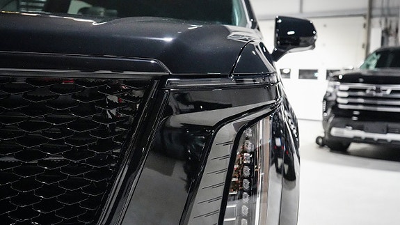 Cadillac Escalade 10 of 30