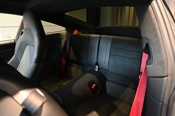 Porsche 911 Carrera GTS 22 of 23