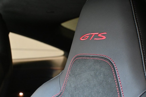 Porsche 911 Carrera GTS 14 of 23