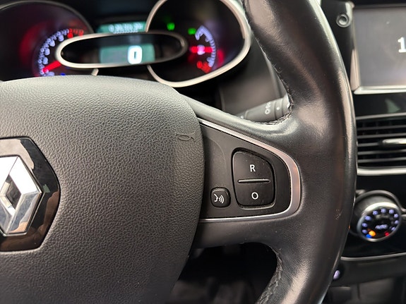 Renault Clio 17 of 29