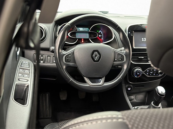 Renault Clio 11 of 29