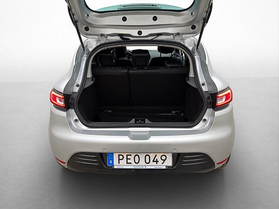 Renault Clio 25 of 29