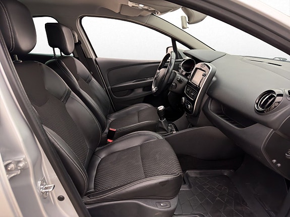 Renault Clio 12 of 29