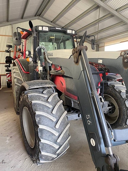 Valtra N 123 Hitech 5 med valtra 56 Ålö lastare (Ca 3800tim)