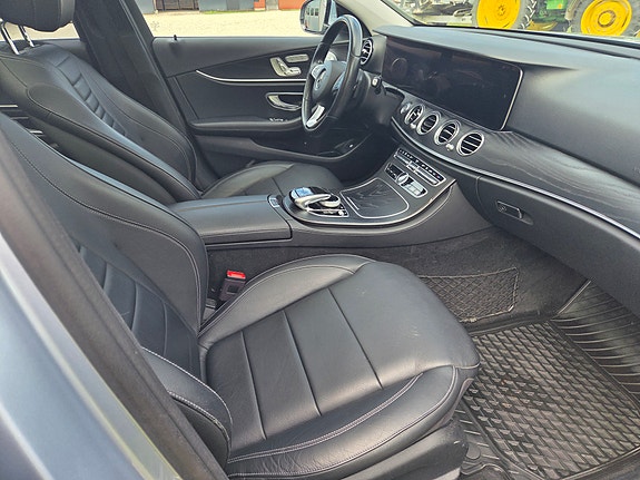Mercedes-Benz E220 d 5 of 5