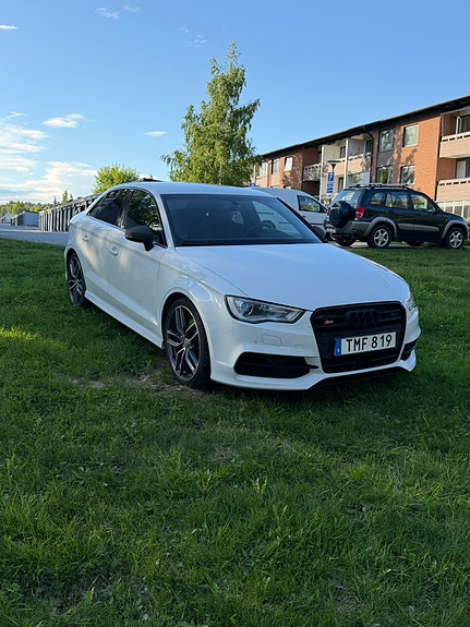 Audi S3 3 of 5