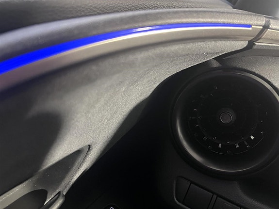 Toyota C-HR 3 of 5