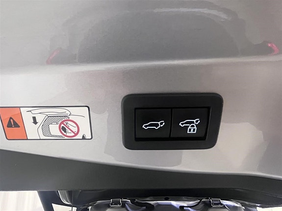 Toyota C-HR 14 of 24