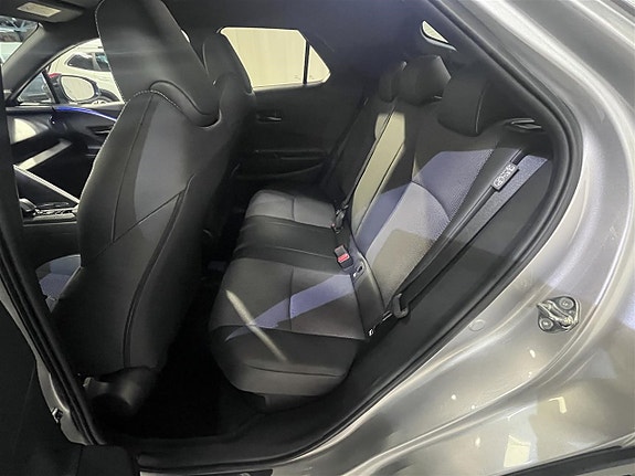 Toyota C-HR 20 of 24