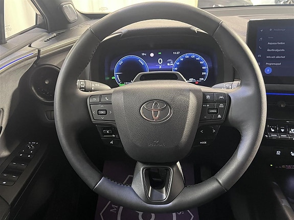 Toyota C-HR 8 of 24