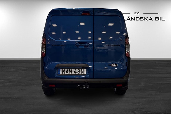 Ford Transit Courier 5 of 5