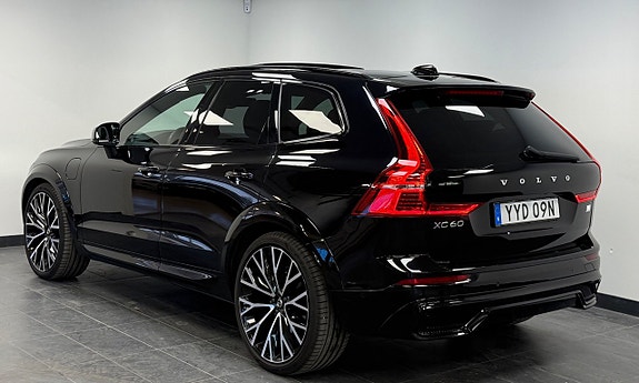Volvo XC60 2 of 5
