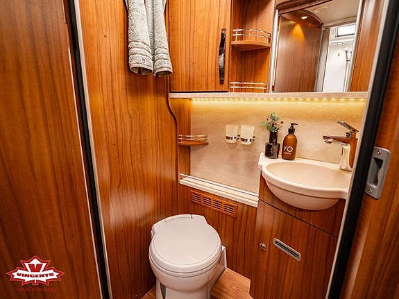 Hymer B 704 Premium Line *Långbädd *AC-Bodel 14 of 22