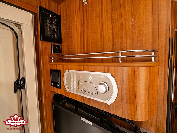 Hymer B 704 Premium Line *Långbädd *AC-Bodel 18 of 22