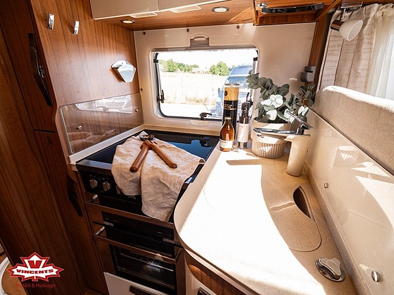 Hymer B 704 Premium Line *Långbädd *AC-Bodel 5 of 22
