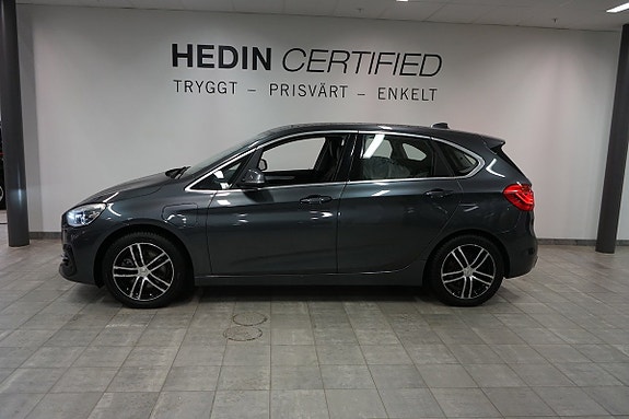 BMW 225xe 4 of 5