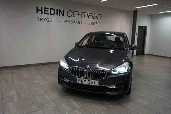 BMW 225xe 2 of 5