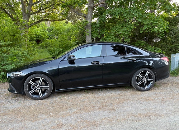 Mercedes-Benz CLA200 3 of 5
